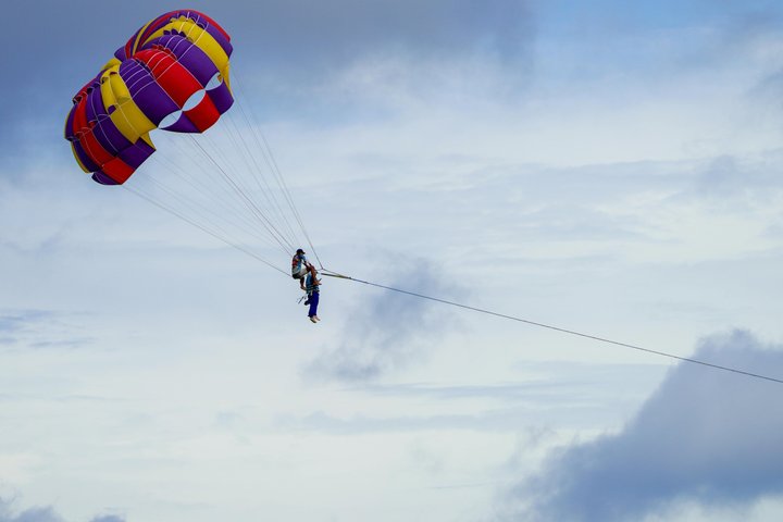 Maafushi Parasailing Fly with Boat Ride
