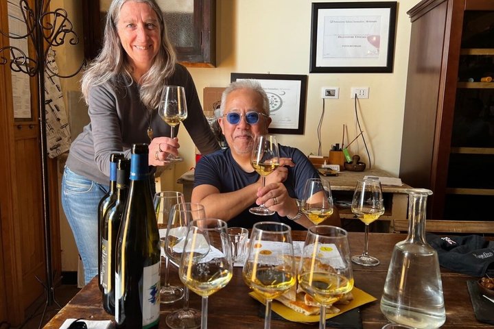UNESCO Vineyards Tour & Wine Tasting in Manarola with a Sommelier
