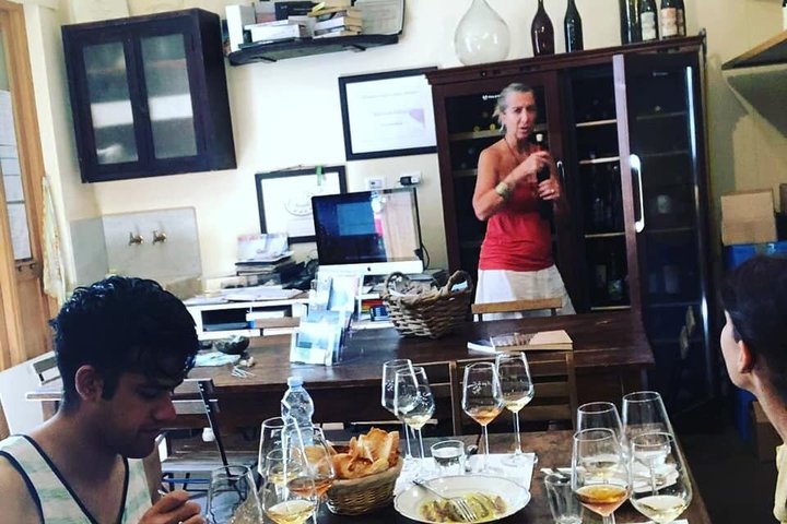 UNESCO Vineyards Tour & Wine Tasting in Manarola with a Sommelier
