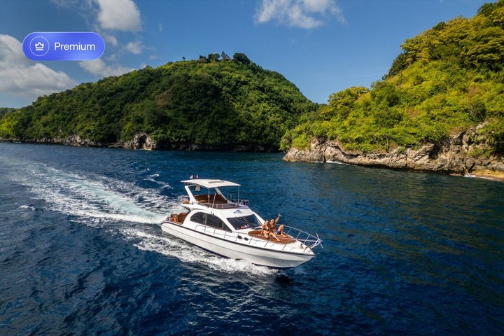 Nusa Penida Premium Day from Bali: Manta Rays, Yacht & Land Tour