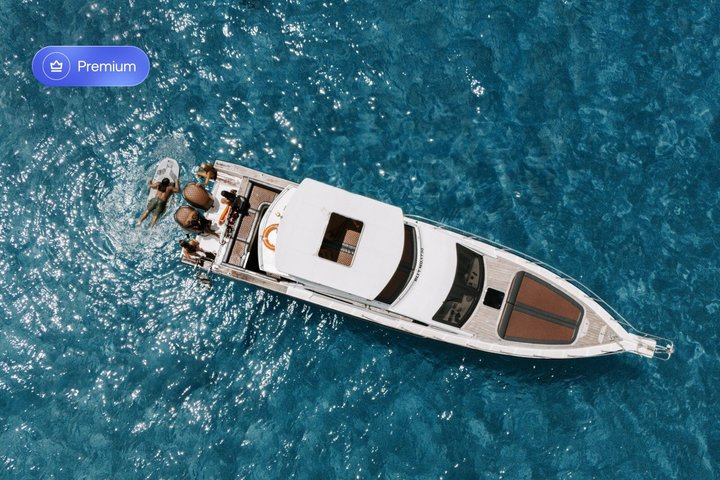 Nusa Penida Premium Day from Bali: Manta Rays, Yacht & Land Tour