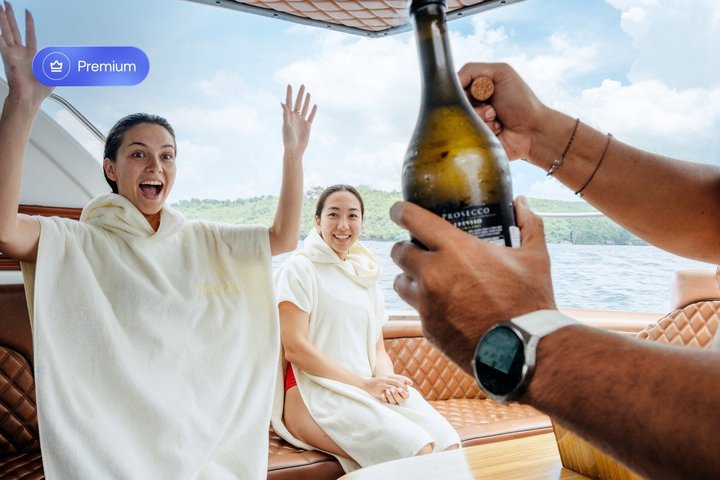 Nusa Penida Premium Day from Bali: Manta Rays, Yacht & Land Tour