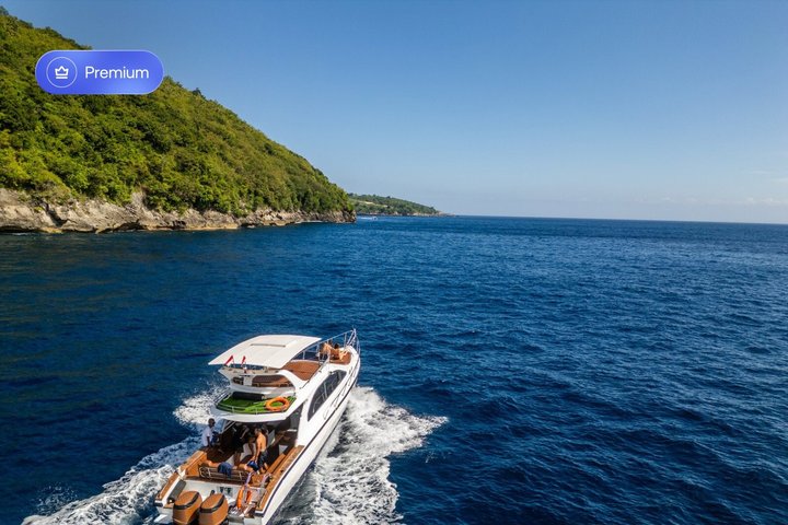 Nusa Penida Premium Day from Bali: Manta Rays, Yacht & Land Tour