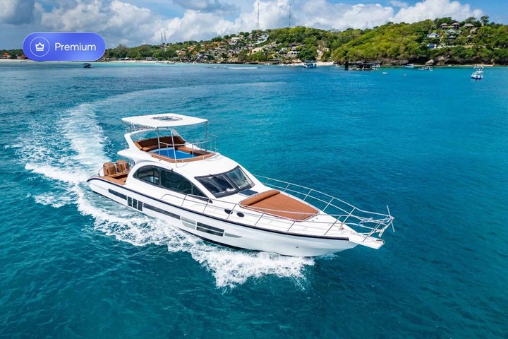 Nusa Penida Premium Day from Bali: Manta Rays, Yacht & Land Tour