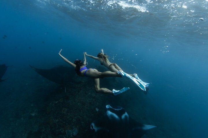 Nusa Penida Premium Day from Bali: Manta Rays, Yacht & Land Tour