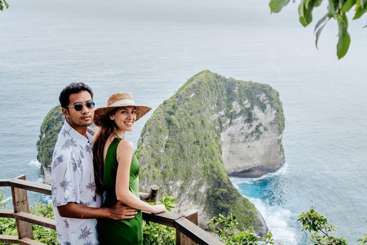 Nusa Penida Premium Day from Bali: Manta Rays, Yacht & Land Tour