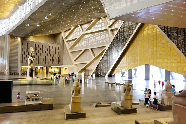 Hurghada to Cairo Small Group Day Trip: Pyramids, Lunch & GEM