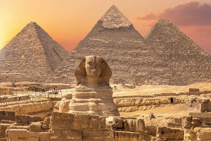 Hurghada to Cairo Small Group Day Trip: Pyramids, Lunch & GEM