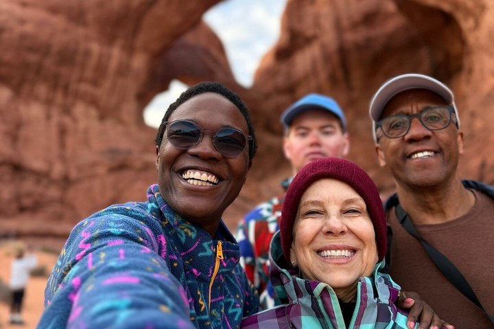 HIGHLY RATED Arches National Park Sightseeing Tour From Moab Utah