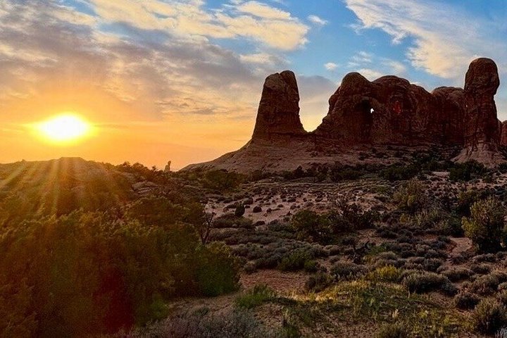 HIGHLY RATED Arches National Park Sightseeing Tour From Moab Utah