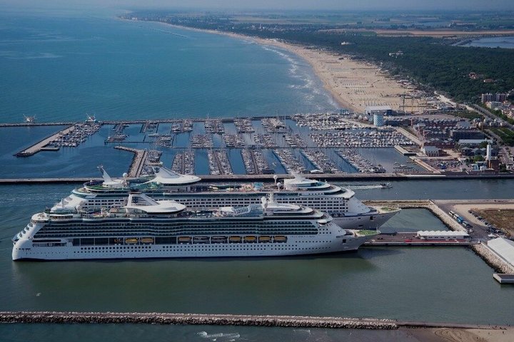Transfer Venice to Ravenna Port or Ravenna Port to Venice