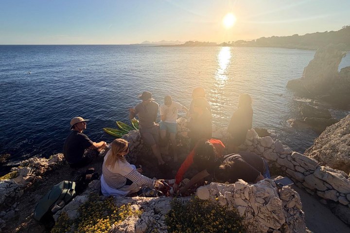 Cap-d'Antibes Guided wild adventure and kayak snorkeling