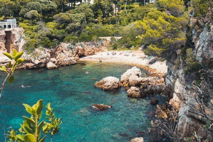 Cap-d'Antibes Guided wild adventure and kayak snorkeling