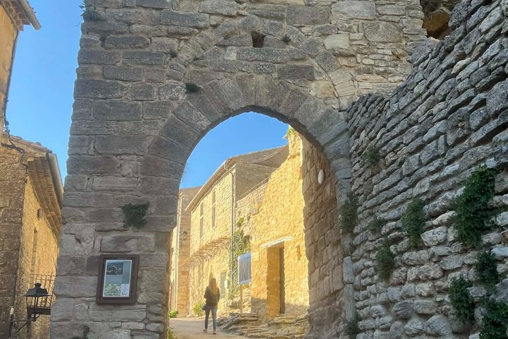 The magnificent villages of the Luberon on a private day