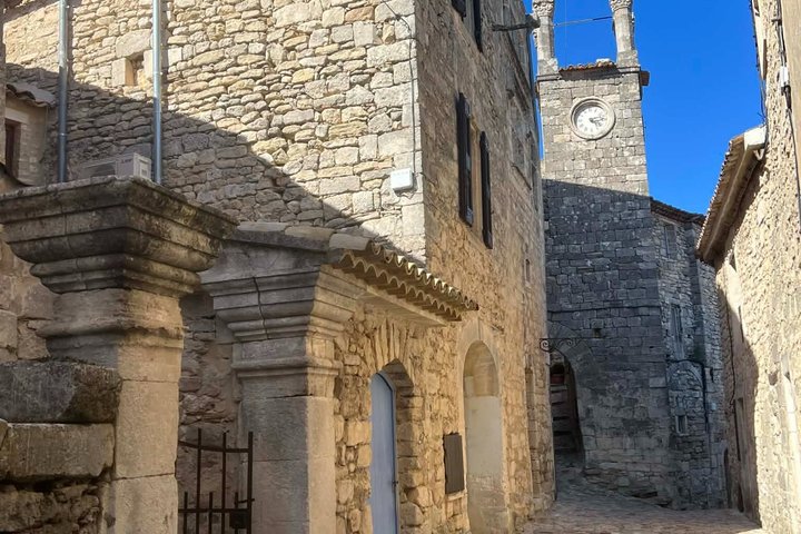The magnificent villages of the Luberon on a private day