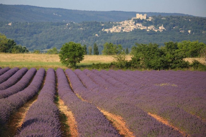 The magnificent villages of the Luberon on a private day