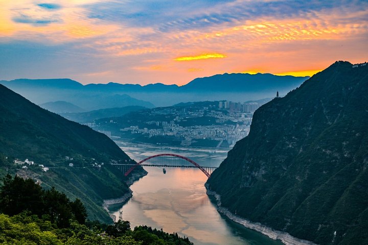 5-Day Yangtze River Luxury Cruise from Yichang to Chongqing