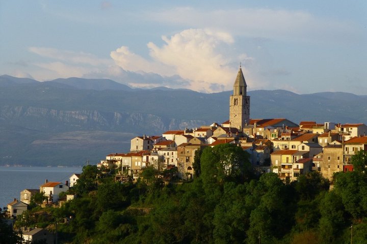 Krk Island: Cellar Tour, Biodynamic Wine Tasting & Food Pairing