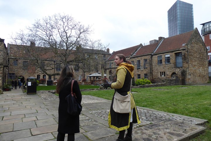 90 minute Old Newcastle Walking Tour - FREE castle entry