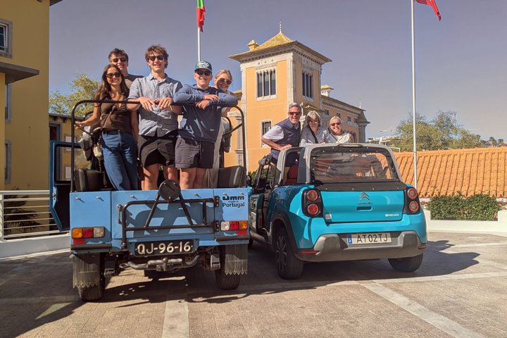 Private Sintra Tour Palaces and Coast by Vintage Car or Jeep
