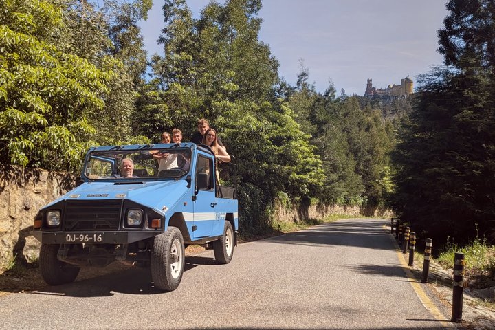 Private Sintra Tour Palaces and Coast by Vintage Car or Jeep