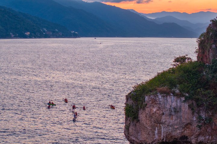 Bioluminescence by kayak or SUP to Los Arcos Puerto Vallarta