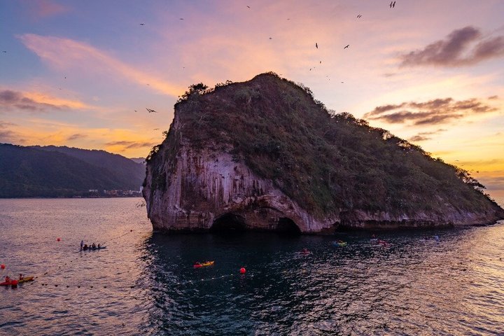 Bioluminescence by kayak or SUP to Los Arcos Puerto Vallarta