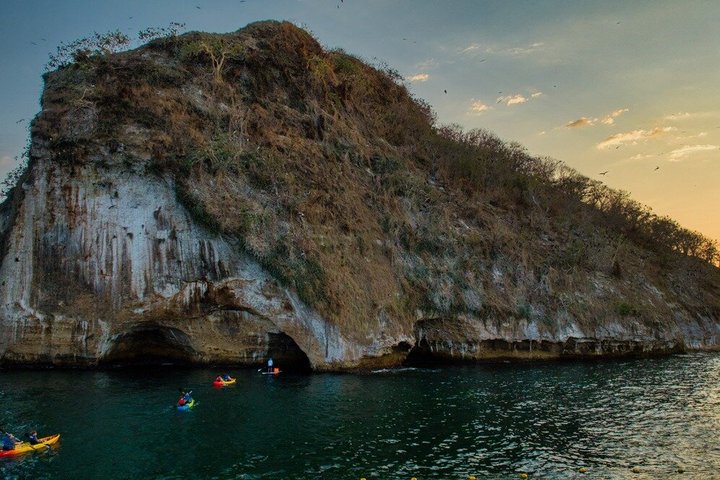 Bioluminescence by kayak or SUP to Los Arcos Puerto Vallarta