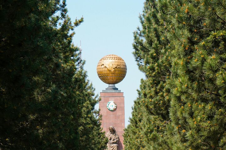 Tashkent: Guided Walking & Food Tour with Local Guide