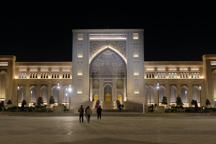 Tashkent: Guided Walking & Food Tour with Local Guide