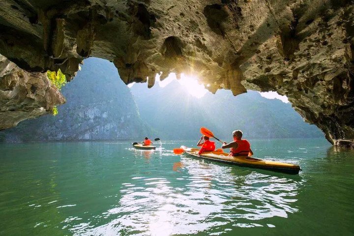Halong Bay 5-Star Day Cruise-Titop Island, Cave, Jacuzzi & Buffet