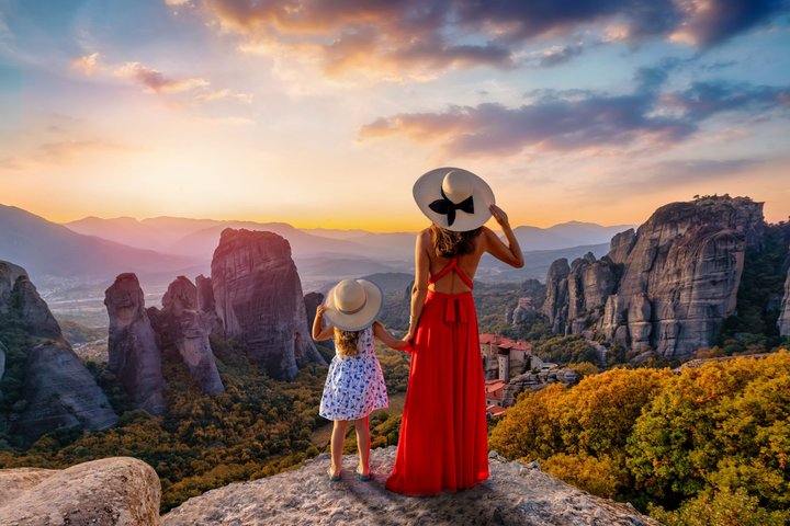 Athens: Meteora Monasteries Tour, Caves, Beachfront Stops & Lunch