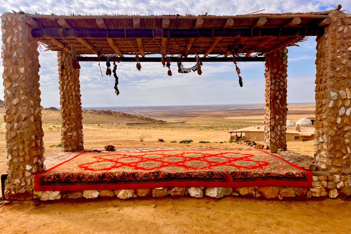 One night in desert and fortresses
