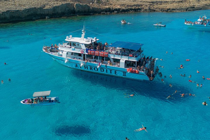 APHRODITE II -LAZY DAY CRUISE-BLUE LAGOON,TURTLE COVE, with LUNCH