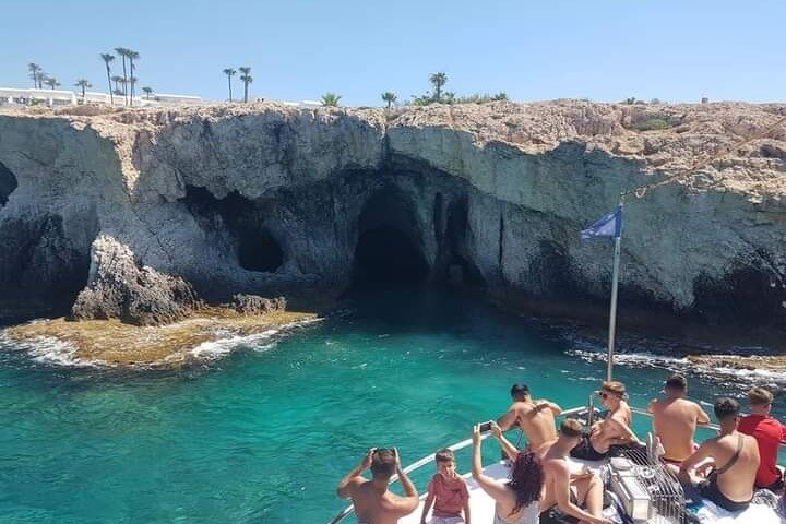 APHRODITE II -LAZY DAY CRUISE-BLUE LAGOON,TURTLE COVE, with LUNCH
