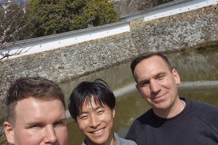 Himeji Castle tour with a Local University Student Guide