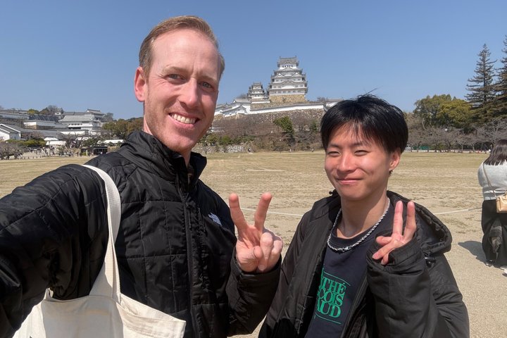 Himeji Castle tour with a Local University Student Guide