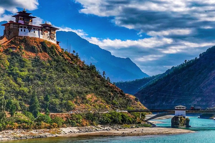 Private 8 Days Best Bhutan Tour with Exclusive Guide and Car