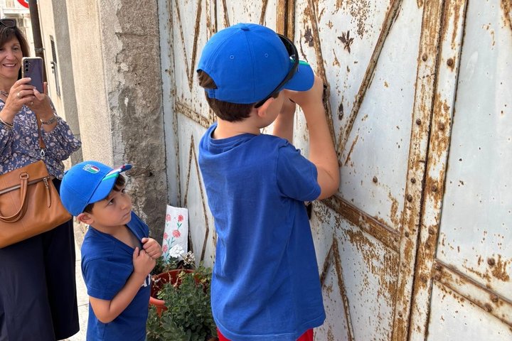 Oil-tasting experience near Cefalu