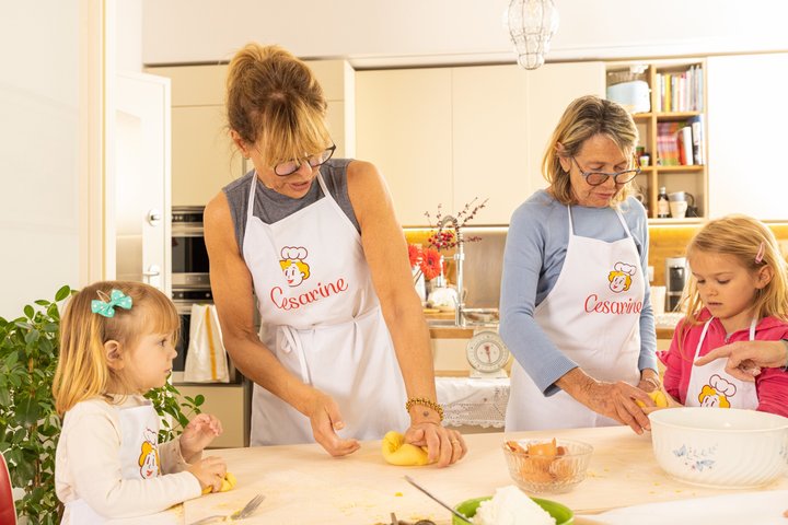 Small group Pasta and Tiramisu class in Rimini by Cesarine