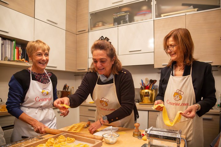 Small group Pasta and Tiramisu class in Rimini by Cesarine