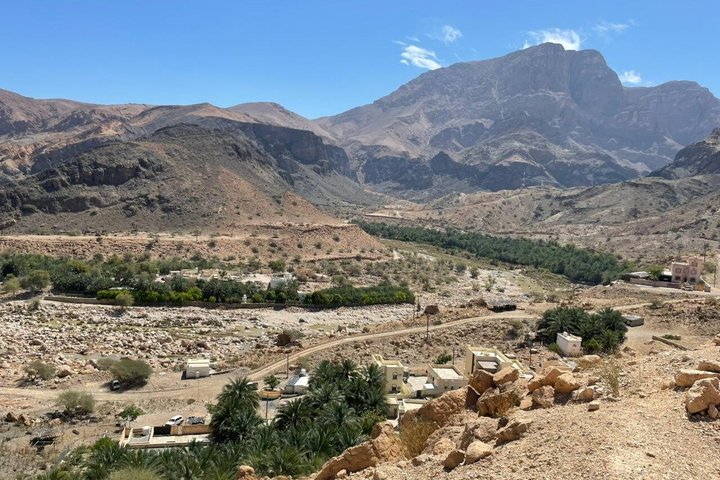Full-Day Bimmah Sinkhole and Wadi Al Arbeieen Tour