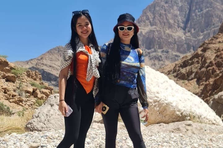 Full-Day Bimmah Sinkhole and Wadi Al Arbeieen Tour