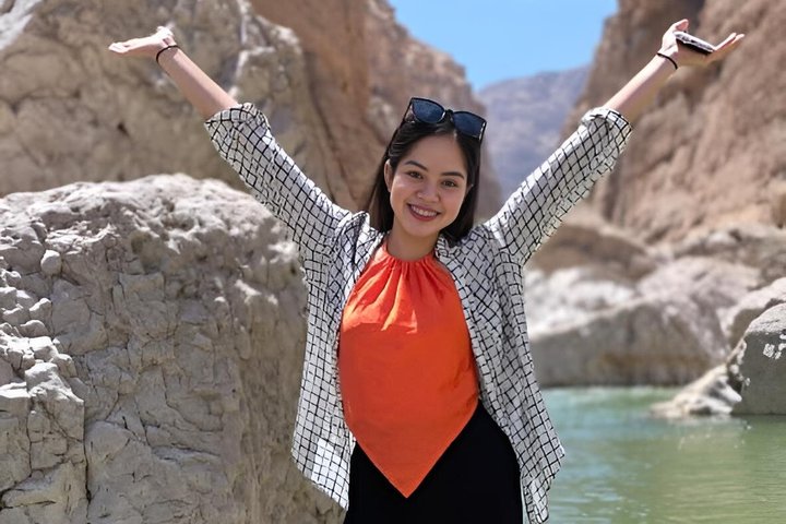 Full-Day Bimmah Sinkhole and Wadi Al Arbeieen Tour