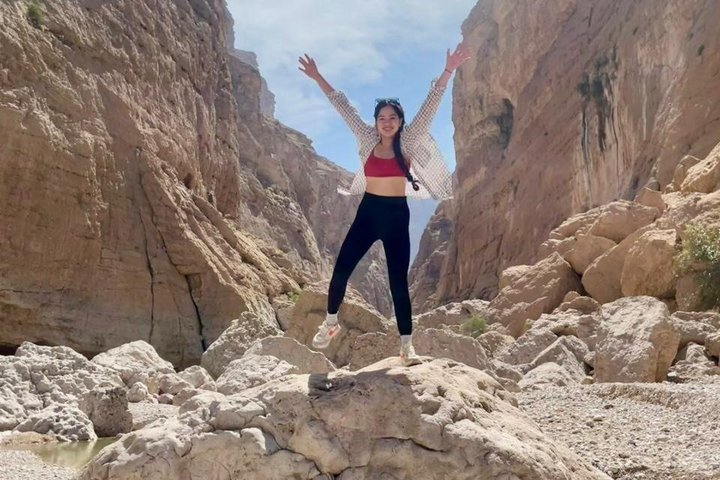 Full-Day Bimmah Sinkhole and Wadi Al Arbeieen Tour