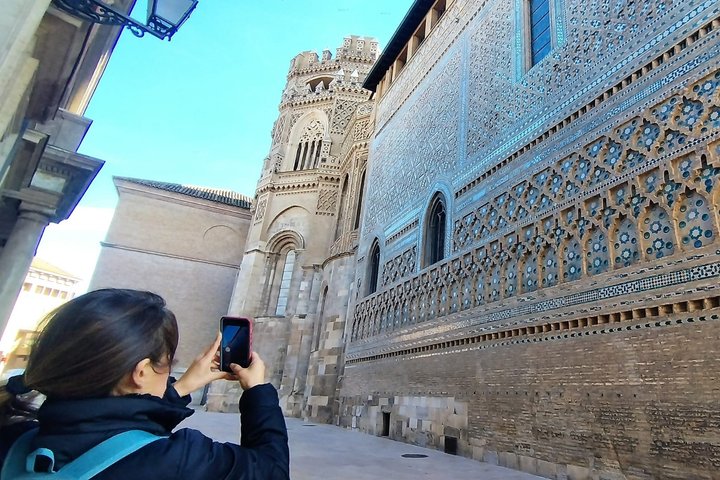 The Most Complete Tour of Zaragoza: Mysteries, Photos & Surprise