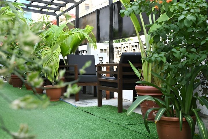 Guided Painting Class with Wine & Karaoke, Victoria Island, Lagos