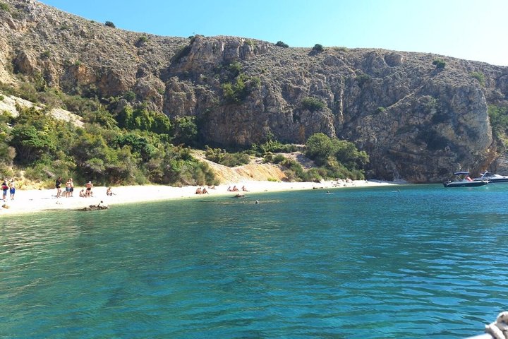 2 hour Boat tour to the wild bay's of Stara Baška