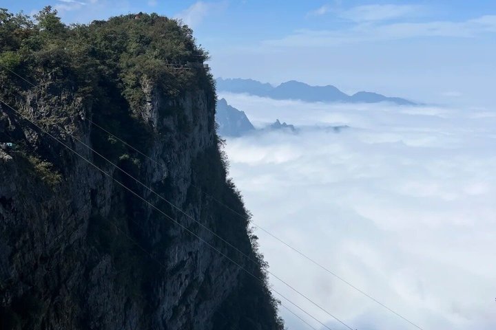 Zhangjiajie 2-Day Private Tour: Avatar Mountains & Glass Bridge