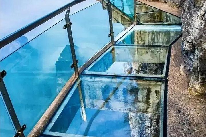 Zhangjiajie 2-Day Private Tour: Avatar Mountains & Glass Bridge